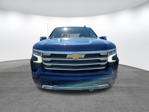 Used 2023 Chevrolet Silverado 1500 High Country w/ Technology Package AWD/4WD image 2