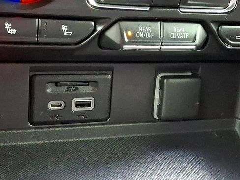 Used 2021 Chevrolet Tahoe LT w/ Luxury Package image 31