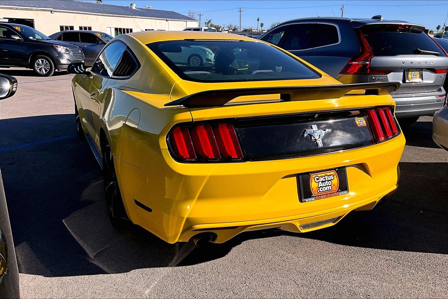 Used 2017 Ford Mustang Coupe RWD image 4
