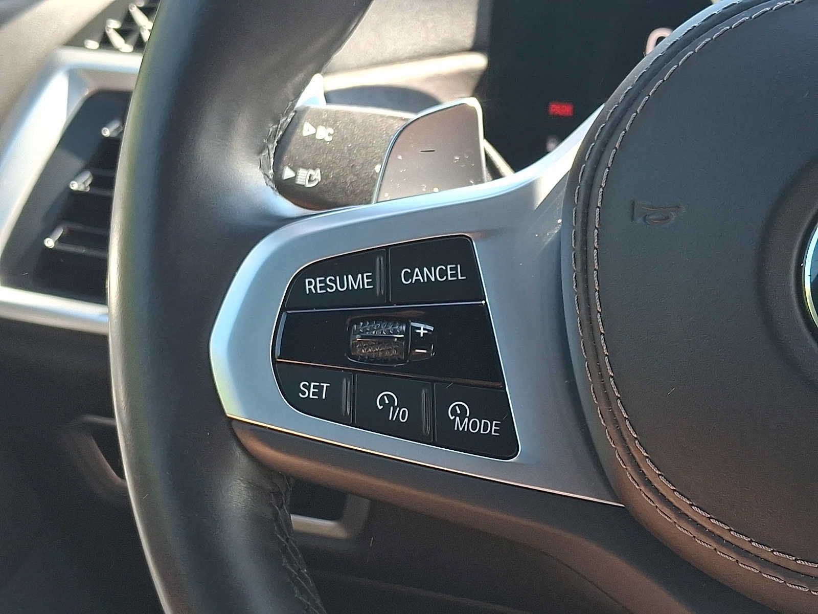 Used 2024 BMW X7 xDrive40i w/ M Sport Package AWD/4WD image 23