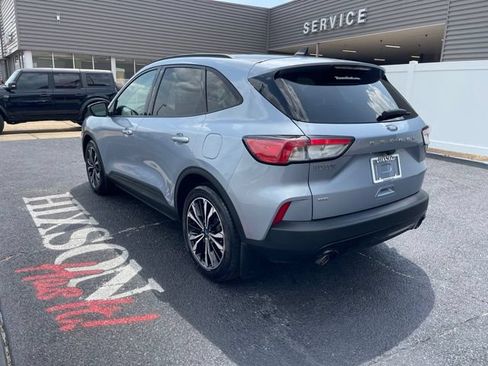 Certified 2022 Ford Escape SE w/ SE Sport Appearance Package FWD image 5