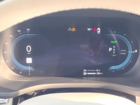 Certified 2025 Volvo XC60 T8 Plus w/ Protection Package Premier image 16