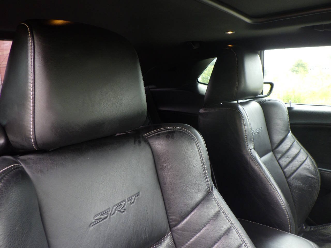 Used 2015 Dodge Challenger SRT w/ Technology Group RWD image 15