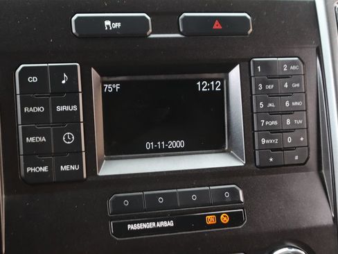 Used 2017 Ford F550 2WD Regular Cab Super Duty image 32