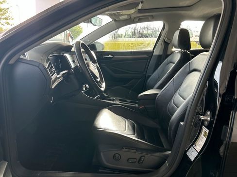 Certified 2021 Volkswagen Jetta SEL Premium image 10