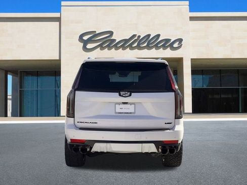 Certified 2024 Cadillac Escalade V w/ LPO, ONYX Package image 5