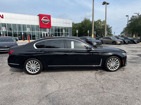 Used 2022 BMW 740i RWD image 4