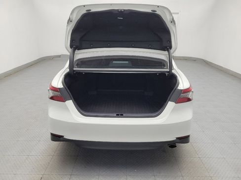 Used 2021 Toyota Camry XLE FWD image 29