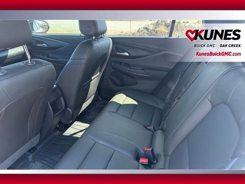 Used 2025 Buick Envista Sport Touring w/ Convenience II Package image 9