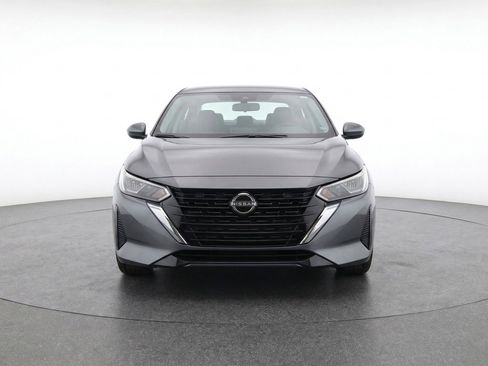 Used 2025 Nissan Sentra SV image 2