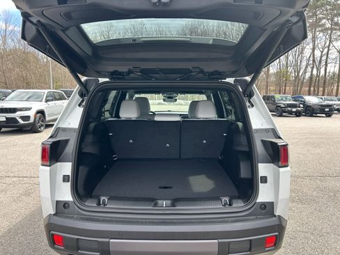 New 2026 Jeep Cherokee Limited AWD/4WD image 33