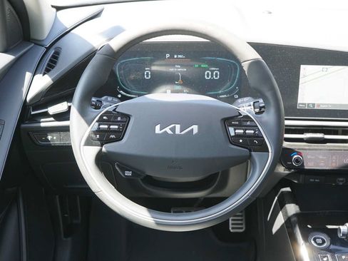 Certified 2024 Kia Niro EX Touring FWD image 24