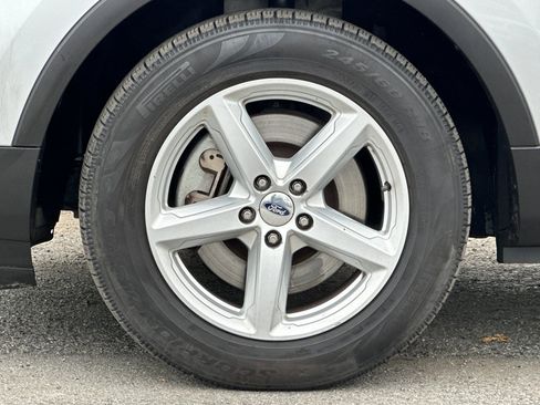 Used 2016 Ford Explorer XLT w/ Equipment Group 202A image 25