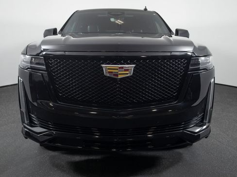 Used 2022 Cadillac Escalade Sport Platinum w/ Heavy-Duty Trailer Package AWD/4WD image 25