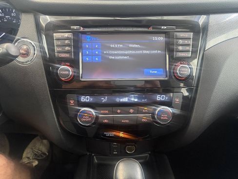 Used 2015 Nissan Rogue SL FWD image 15