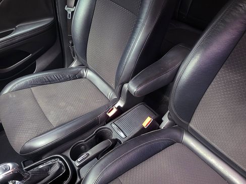 Used 2017 Buick Encore Preferred image 38