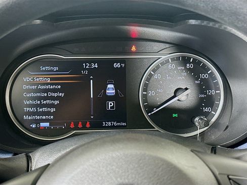Used 2025 Nissan Versa SV FWD image 19
