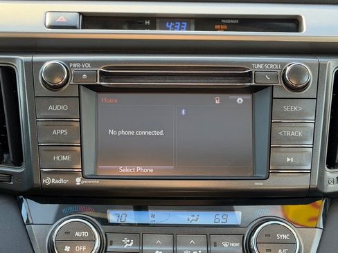 Used 2015 Toyota RAV4 XLE image 11