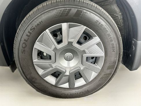 Used 2025 Nissan Kicks S FWD image 10
