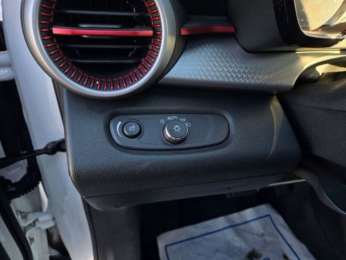 Used 2024 Chevrolet Trax RS w/ Driver Confidence Package image 13