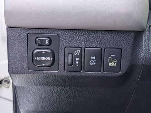 Used 2015 Toyota RAV4 Limited w/ Technology Package image 10