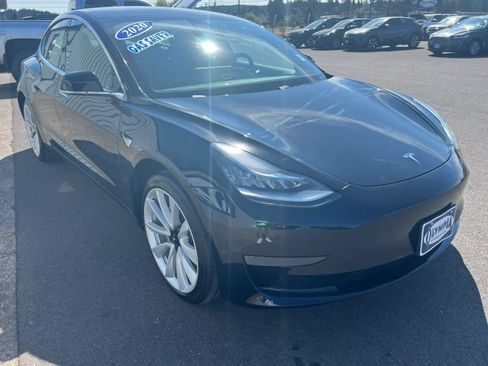 Used 2020 Tesla Model 3 Standard Range Plus RWD image 4