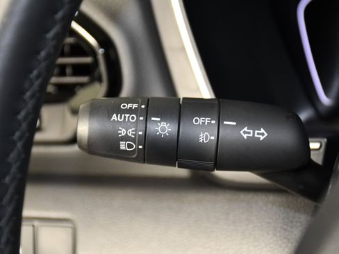Certified 2025 Honda Pilot Touring image 22