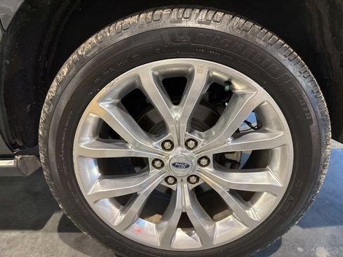 Used 2018 Ford Expedition Max Platinum AWD/4WD image 25