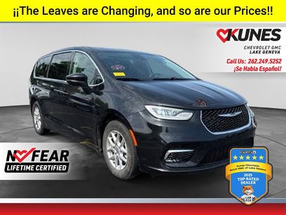 Used 2023 Chrysler Pacifica Touring-L