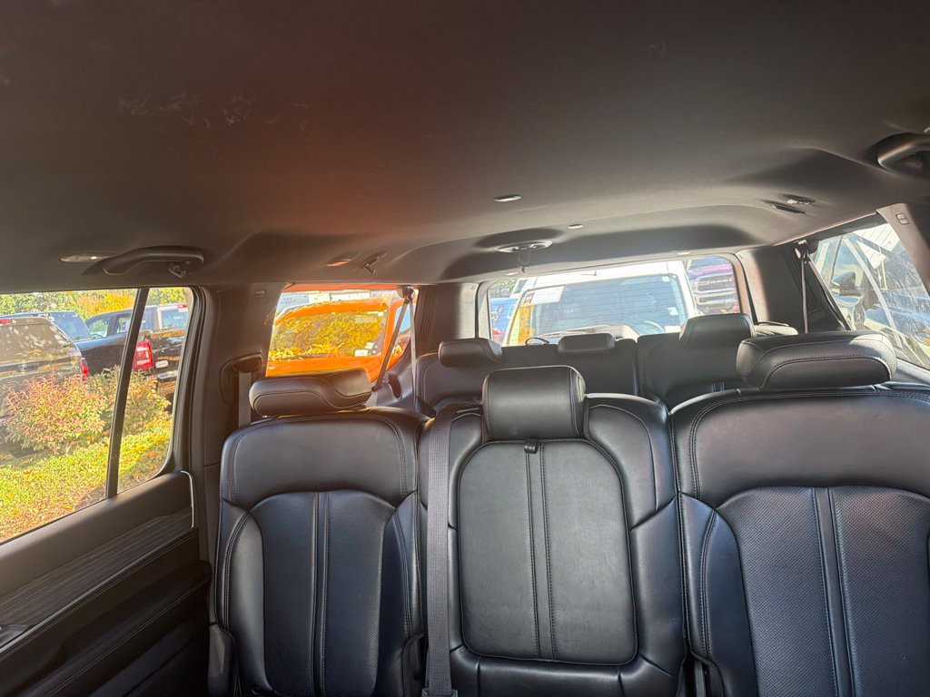 Certified 2024 Jeep Wagoneer L Series III w/ Flexible Seating Group AWD/4WD image 10