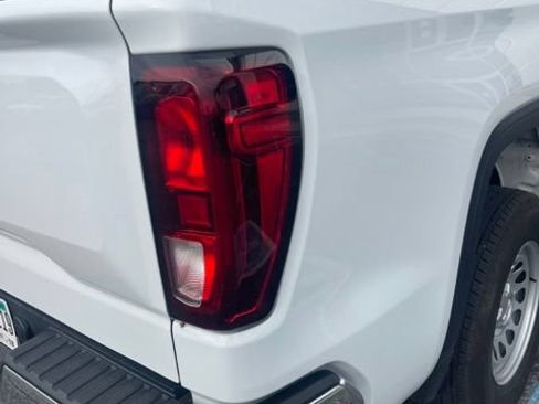 Used 2023 GMC Sierra 1500 Pro w/ Convenience Package RWD image 6