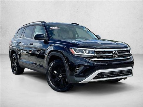 Used 2023 Volkswagen Atlas SE w/ Black Wheel Package FWD image 11