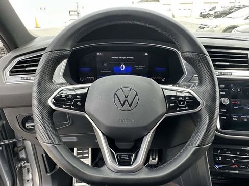 Used 2022 Volkswagen Tiguan SE R-Line FWD image 10