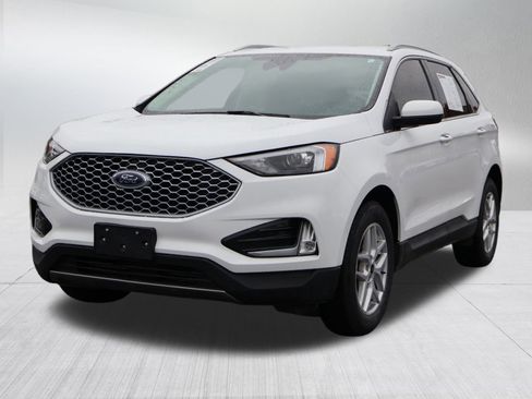 Used 2023 Ford Edge SEL w/ Convenience Package image 3
