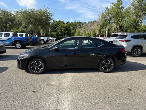 Used 2024 Nissan Sentra SV FWD image 2