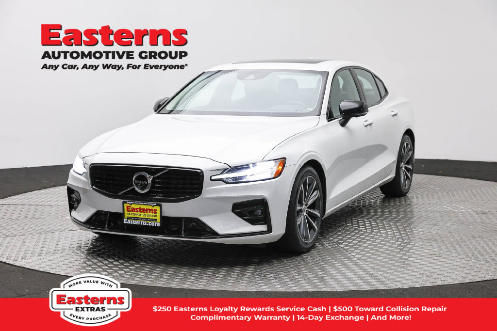 Used 2022 Volvo S60 B5 Inscription FWD image 1