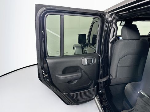 Used 2024 Jeep Wrangler Unlimited AWD/4WD image 24