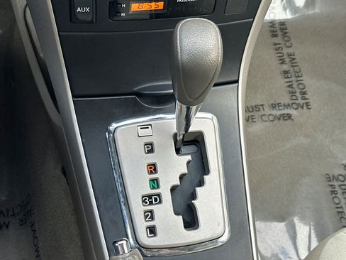 Used 2010 Toyota Corolla LE image 21