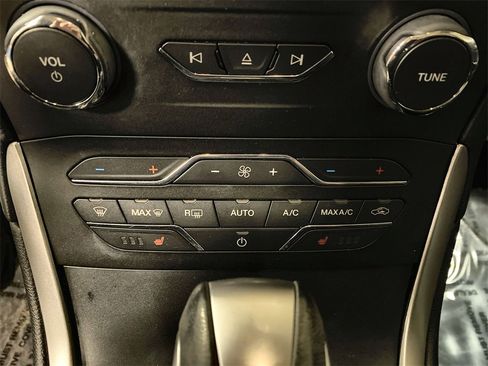 Used 2018 Ford Edge SEL w/ Equipment Group 201A image 8