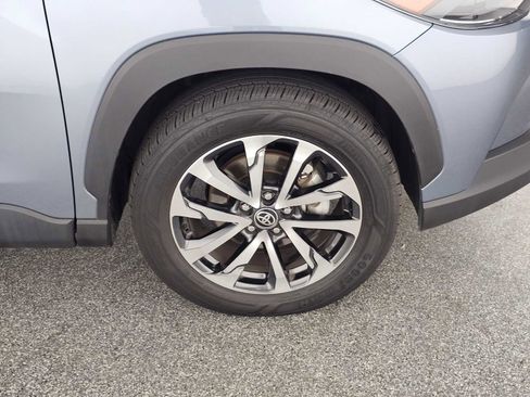 Used 2024 Toyota Corolla Cross XLE w/ Convenience Package image 18