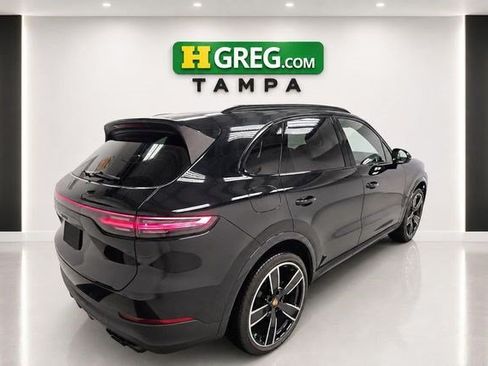 Used 2023 Porsche Cayenne AWD/4WD image 6