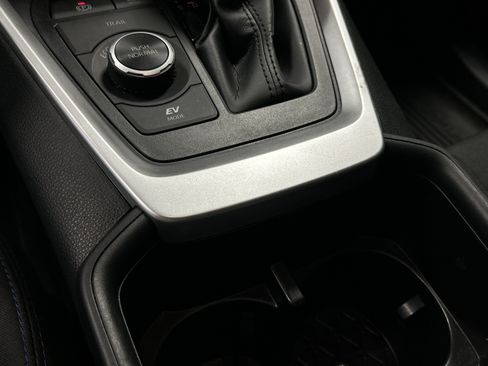 Used 2022 Toyota RAV4 SE AWD/4WD image 28