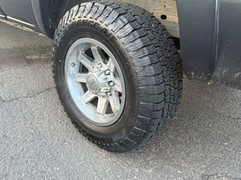 Used 2003 Chevrolet Silverado 2500 LT w/ Skid Plate Package image 7