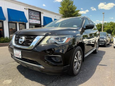 Used 2019 Nissan Pathfinder S AWD/4WD image 1