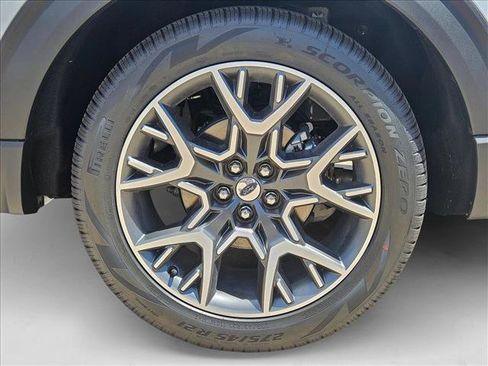 New 2025 Ford Explorer Platinum w/ Ultimate Package image 9