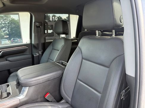 Used 2025 Chevrolet Silverado 2500 LTZ w/ LTZ Convenience Package AWD/4WD image 2