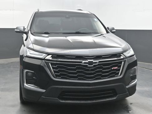 Used 2022 Chevrolet Traverse RS FWD image 2