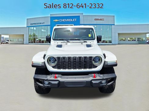 Used 2025 Jeep Gladiator Rubicon AWD/4WD image 2
