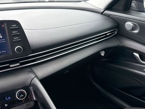 Used 2023 Hyundai Elantra SEL FWD image 18