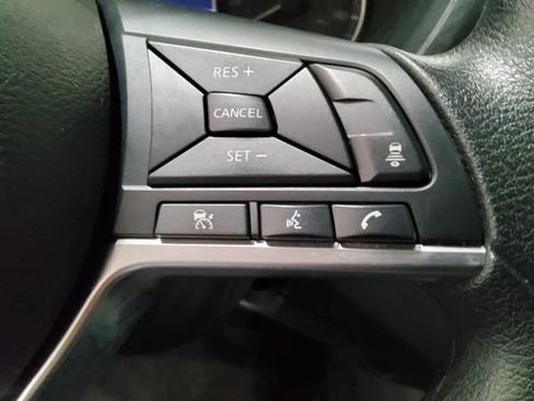 Used 2024 Nissan Sentra SV FWD image 31